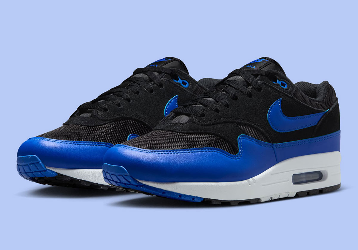 This “Hyper Royal” Nike Air Max 1 Goes Into Dark-Mode