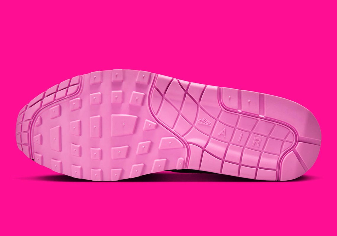 Nike Air Max 1 Valentines Day Hv2302 001 1