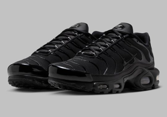 Nike Stocks Up On The "Triple Black" Air Max Plus For Women