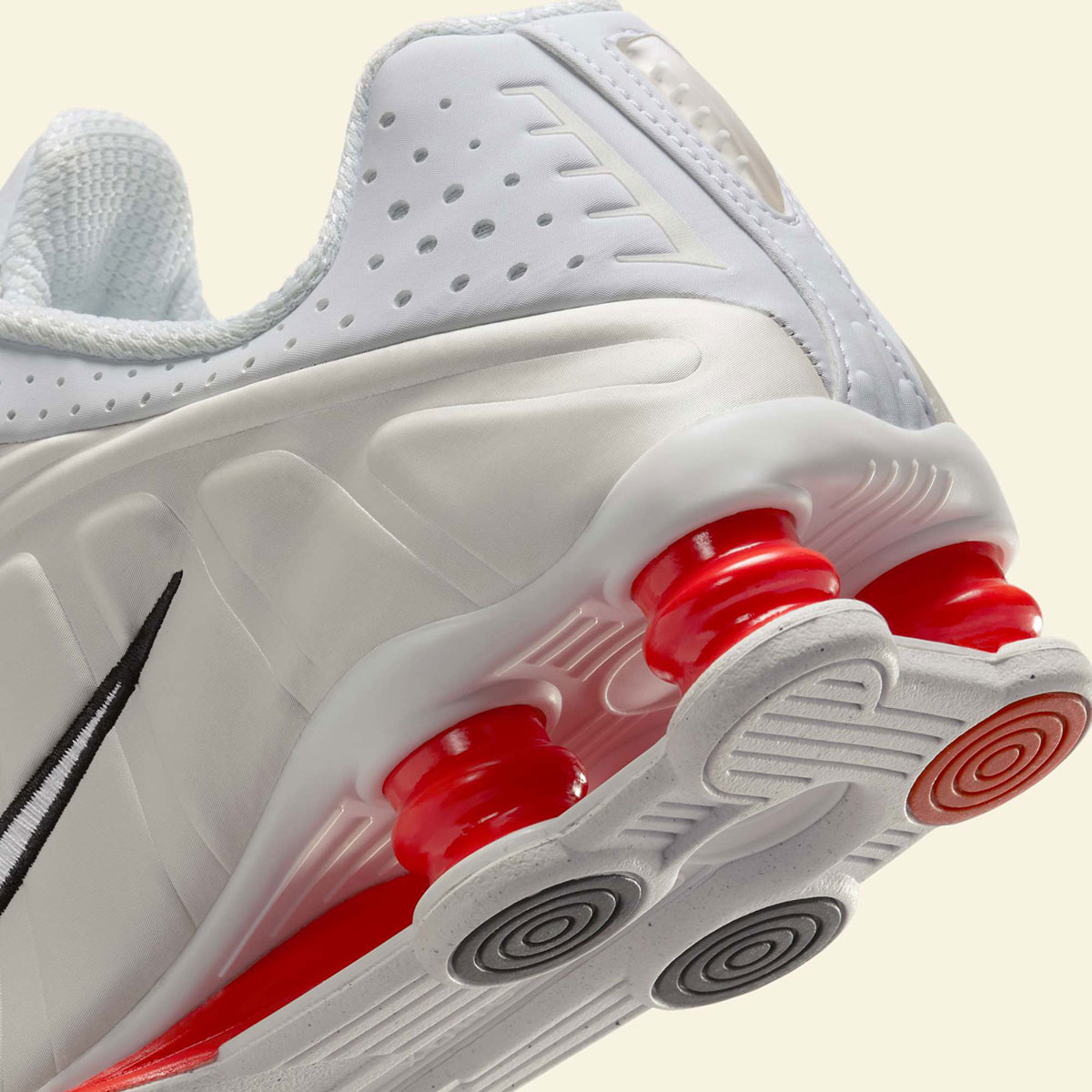 Nike Shox R4 Sail Crimson Ar3565 103 5