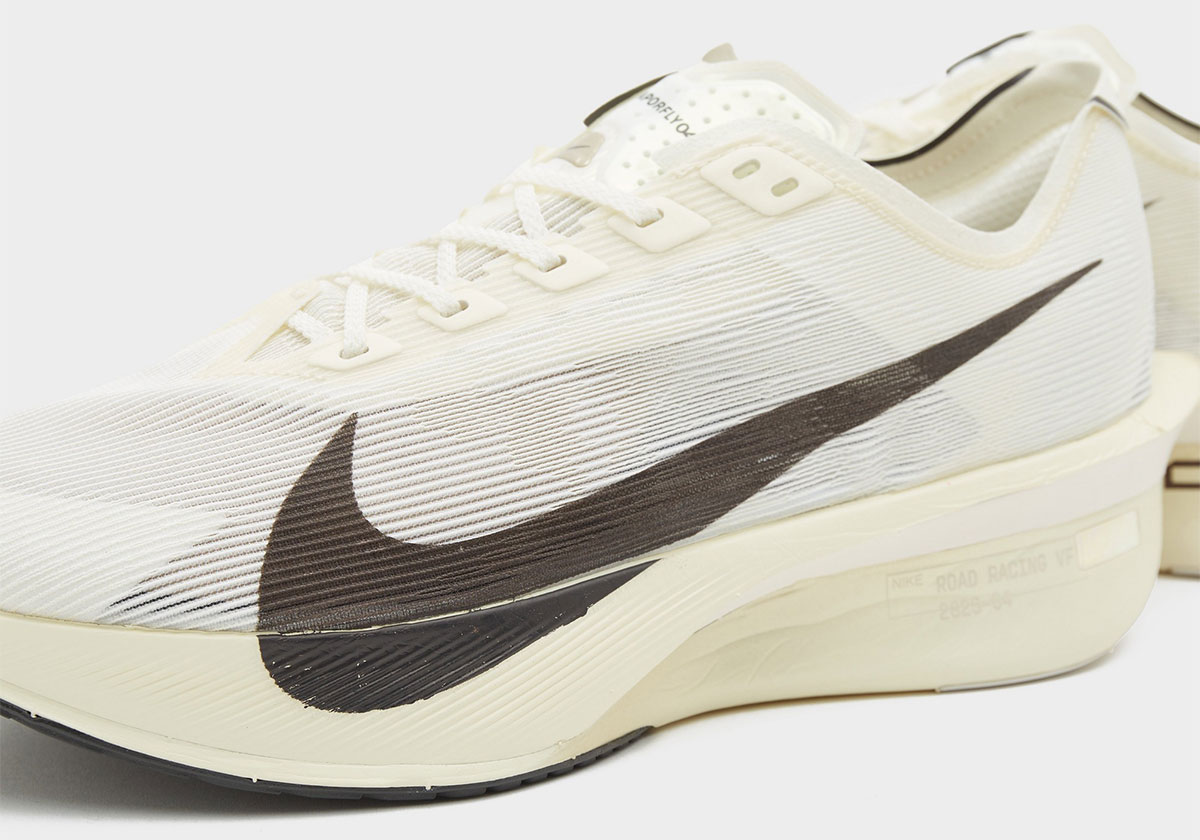 Nike Vaporfly 4 Sail Black 1