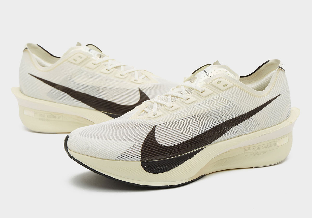 Nike Vaporfly 4 Sail Black 3