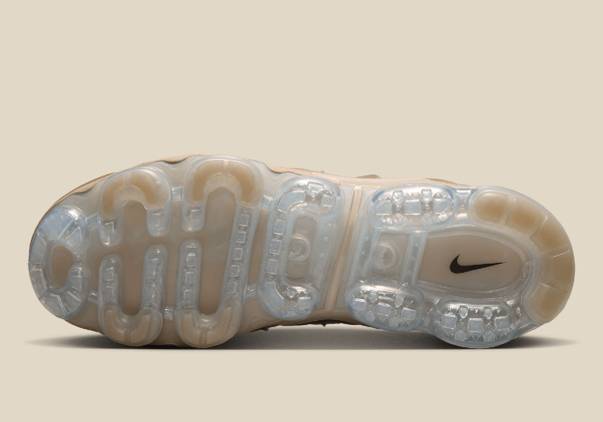 vapormax plus desert