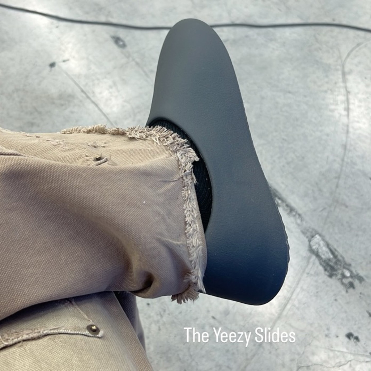 kanye west yeezy slides
