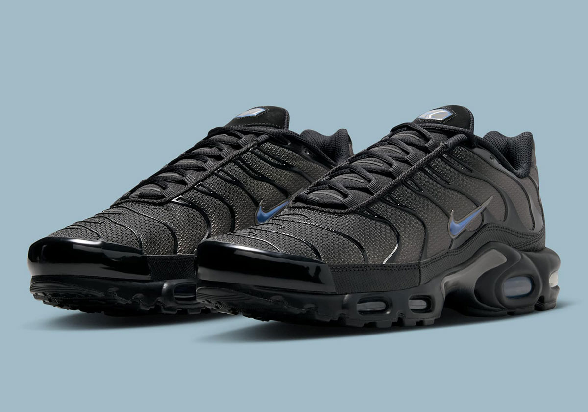 The Nike Air Max Plus Gets Gritty In "Dark Smoke Grey"