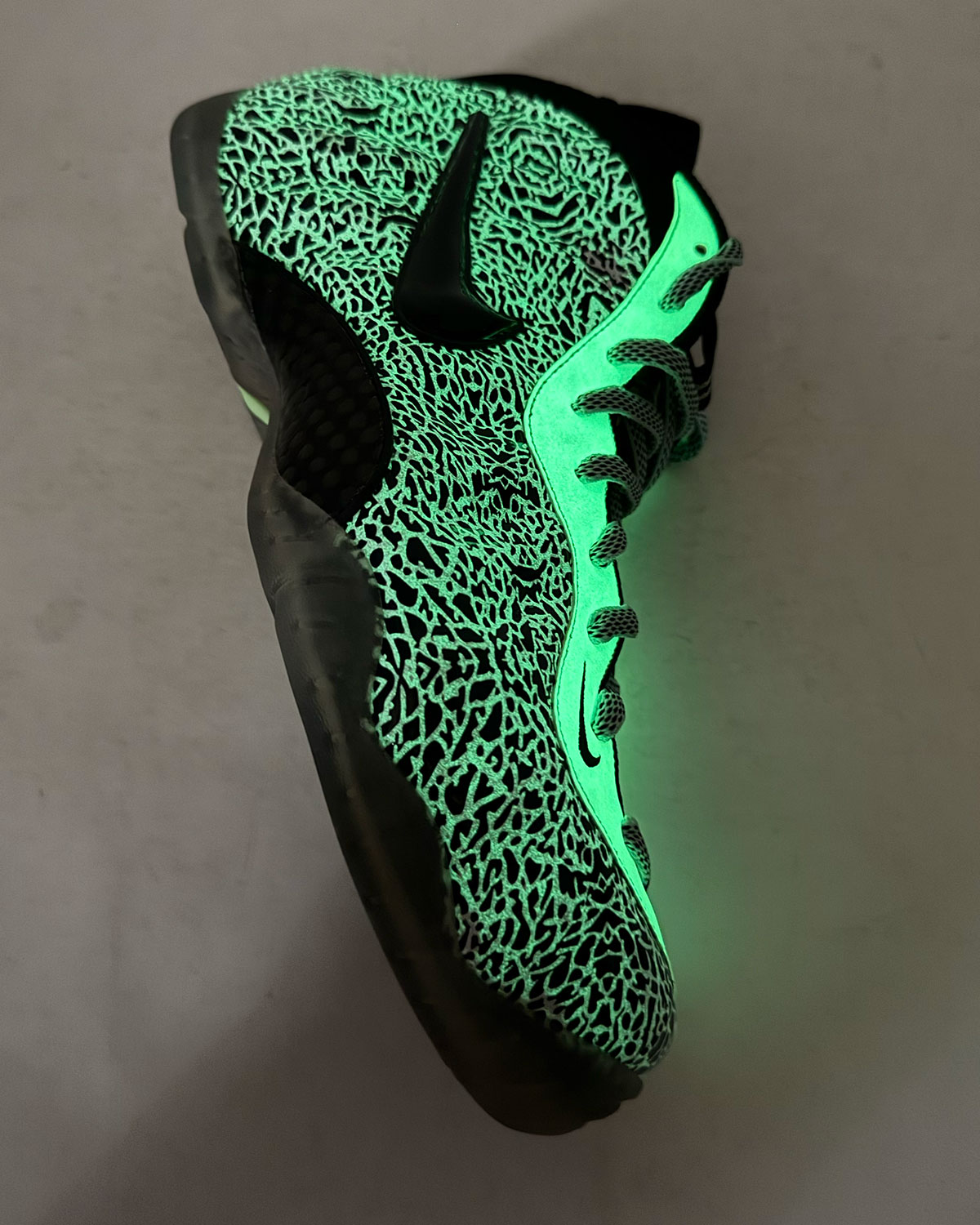 foamposite glow