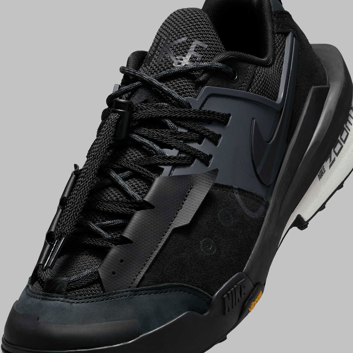 Sacai Nike Zegamadome Black Hq8618 001 4