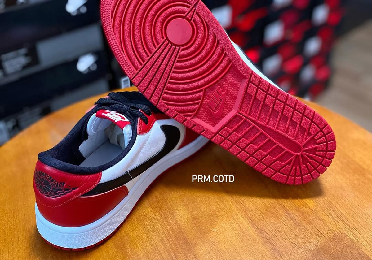 Air Jordan 1 Low Chicago 11