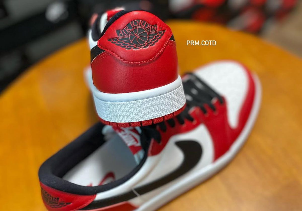 Air Jordan 1 Low Chicago 2