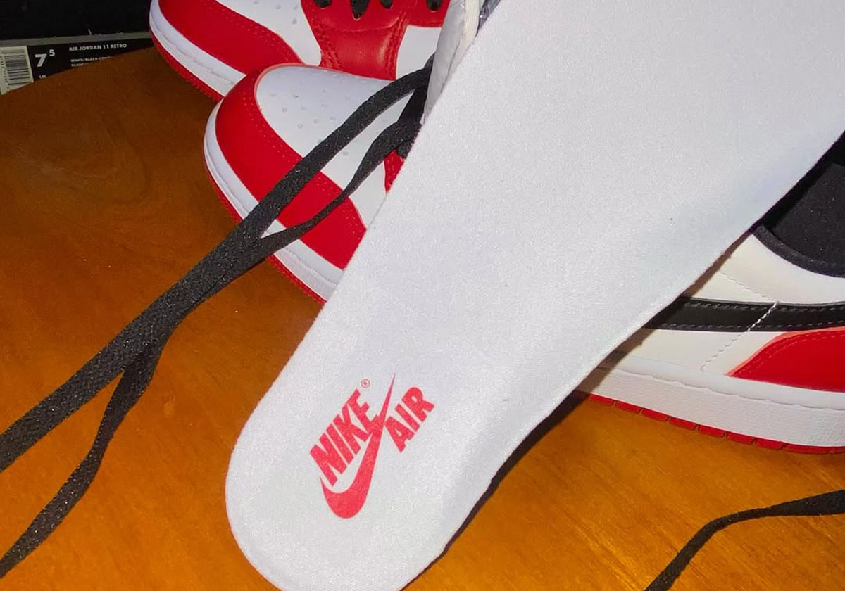 Air Jordan 1 Low Chicago 3