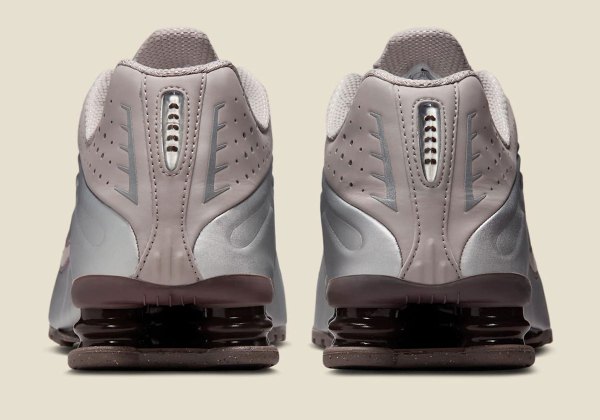 Nike Shox R4 Cave Stone HQ1988-200 | SneakerNews.com