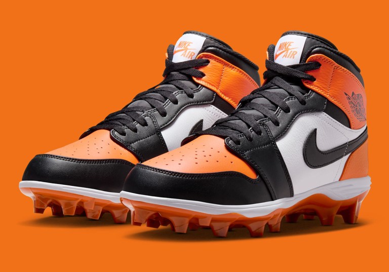 air-jordan-1-mid-td-cleats-  display picture 2