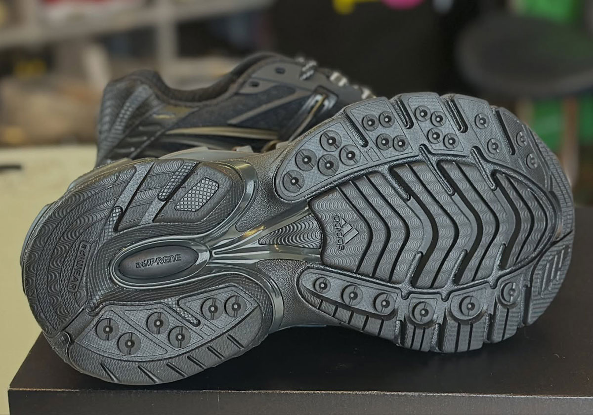 Black Adidas Jellyfish 2