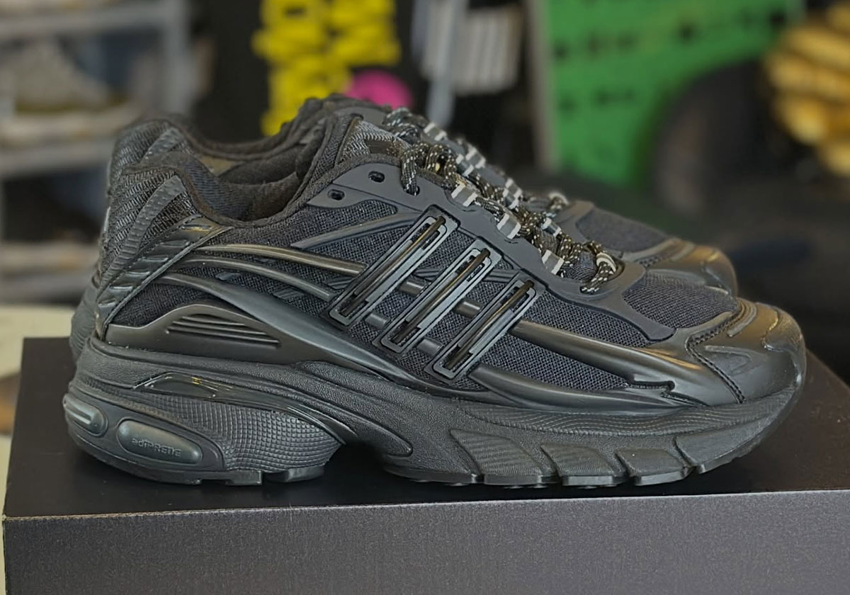 Black Adidas Jellyfish 5