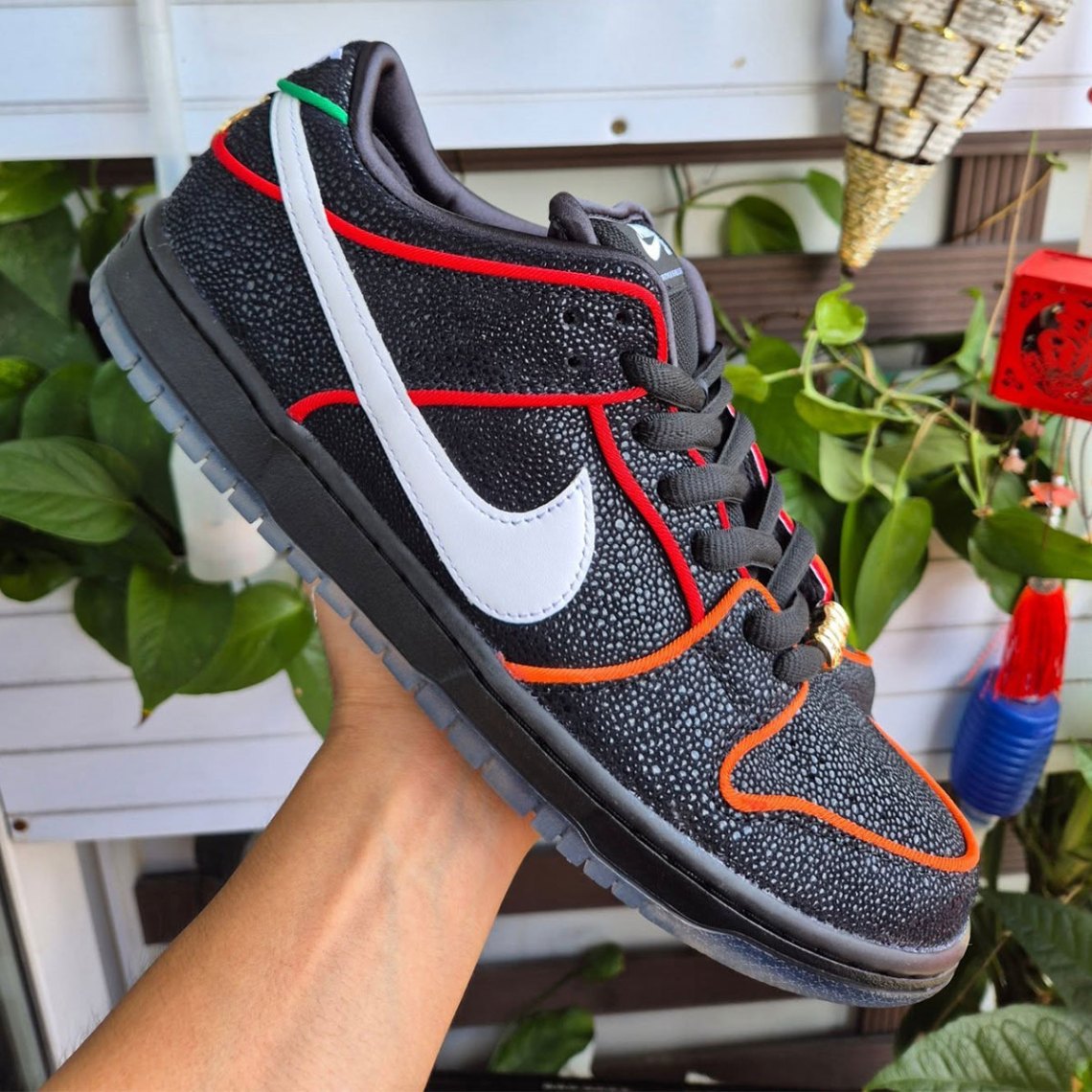 Bronx Girls Skate Nike SB Dunk Low 2025 | SneakerNews.com display picture 1