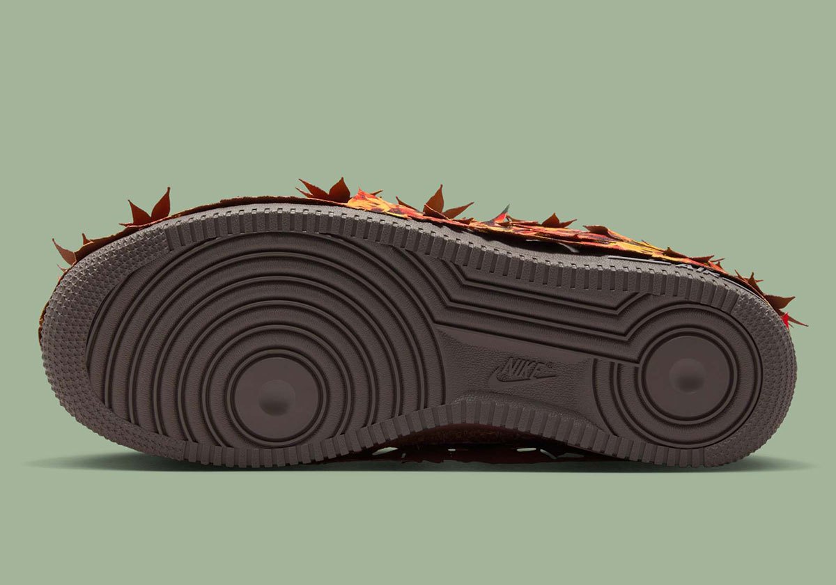 Nike Air Force 1 LX 