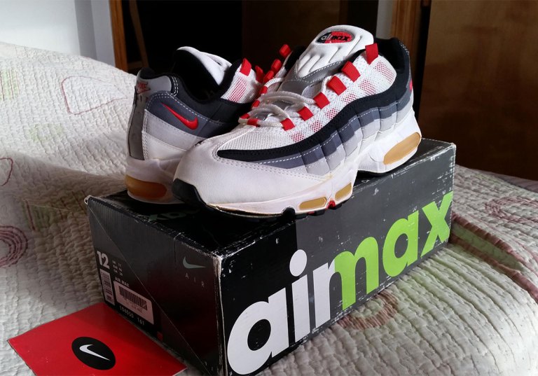 nike-air-max-95-og-comet-  display picture 3