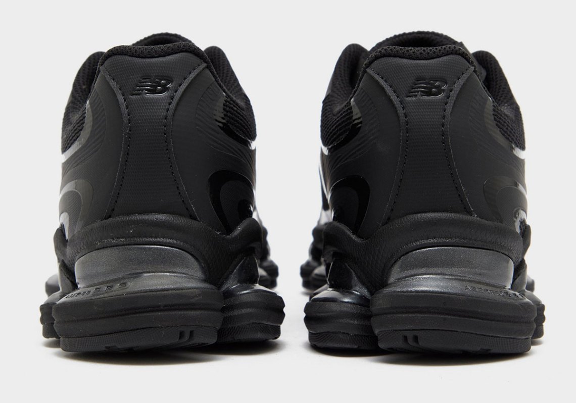 New Balance 2000 Triple Black U2000ETB | SneakerNews.com display picture 3