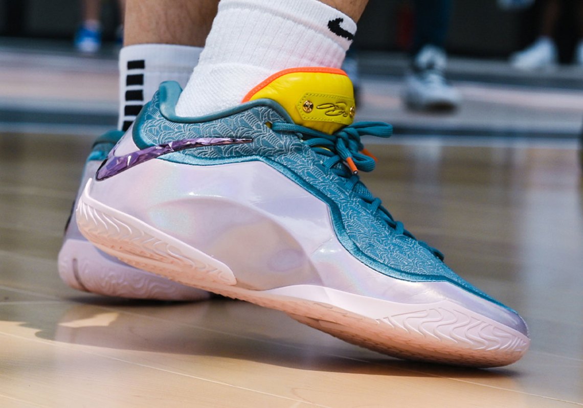 Nike LeBron 23  display picture 2