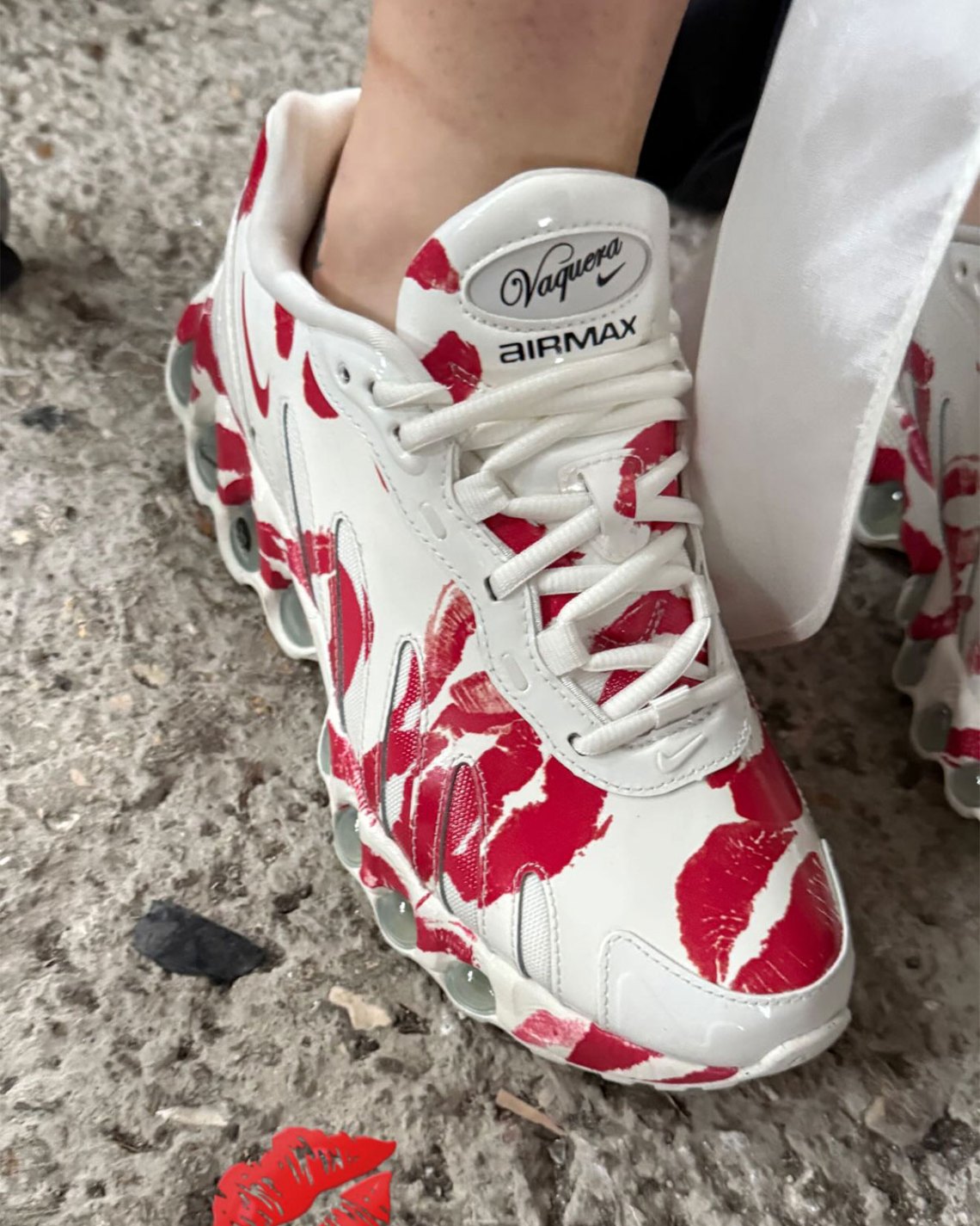 Vaquera Nike Air Max DN8 IM4029-100 | SneakerNews.com display picture 2