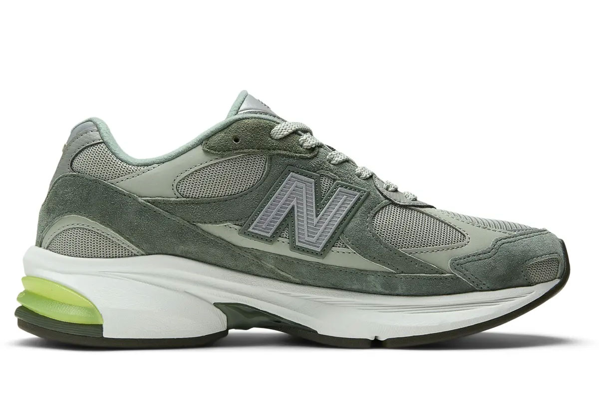 ウポ　30球 WTAPS New Balance 2010 | SneakerNews.com