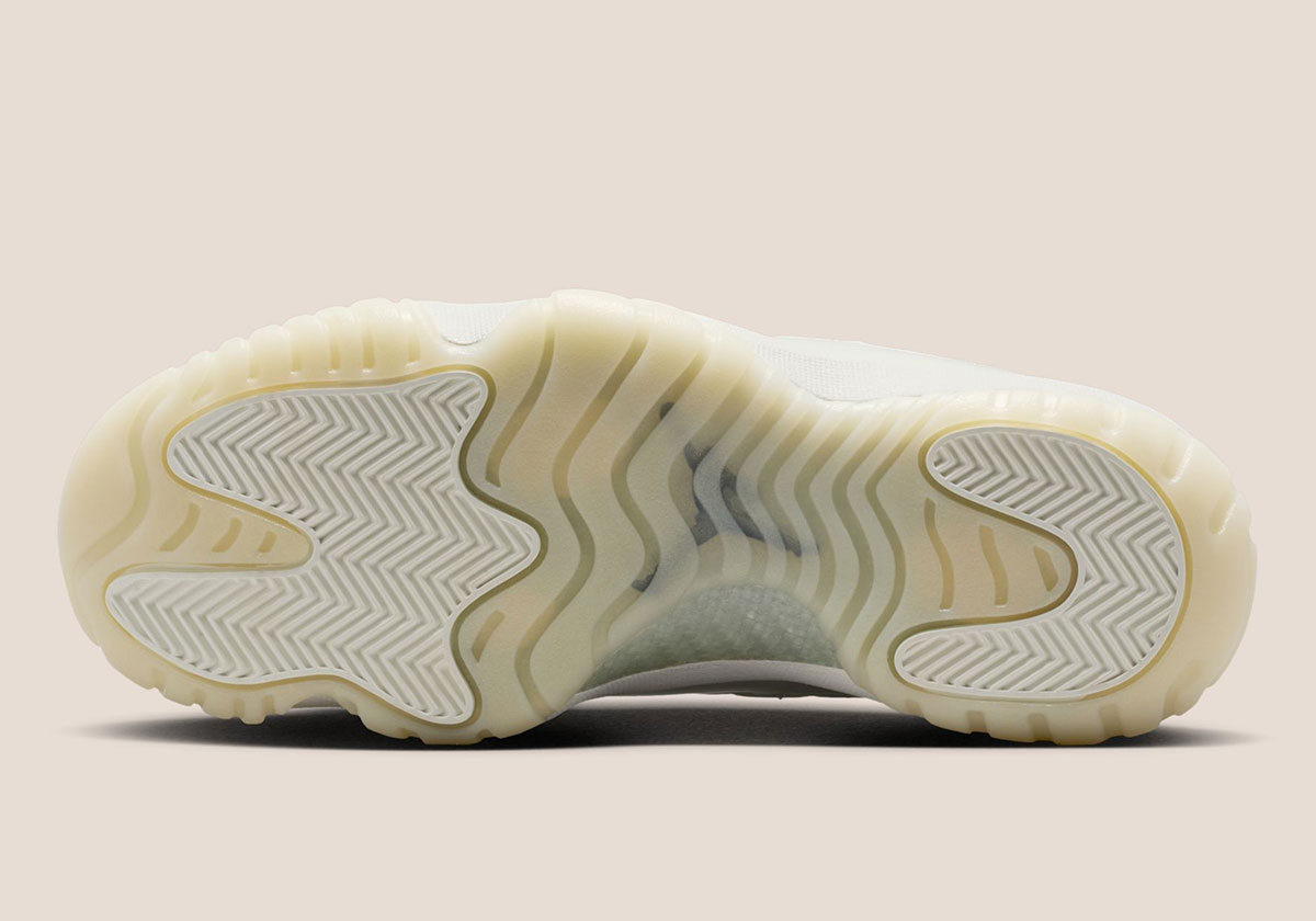 Air Jordan 11 Pearl 1