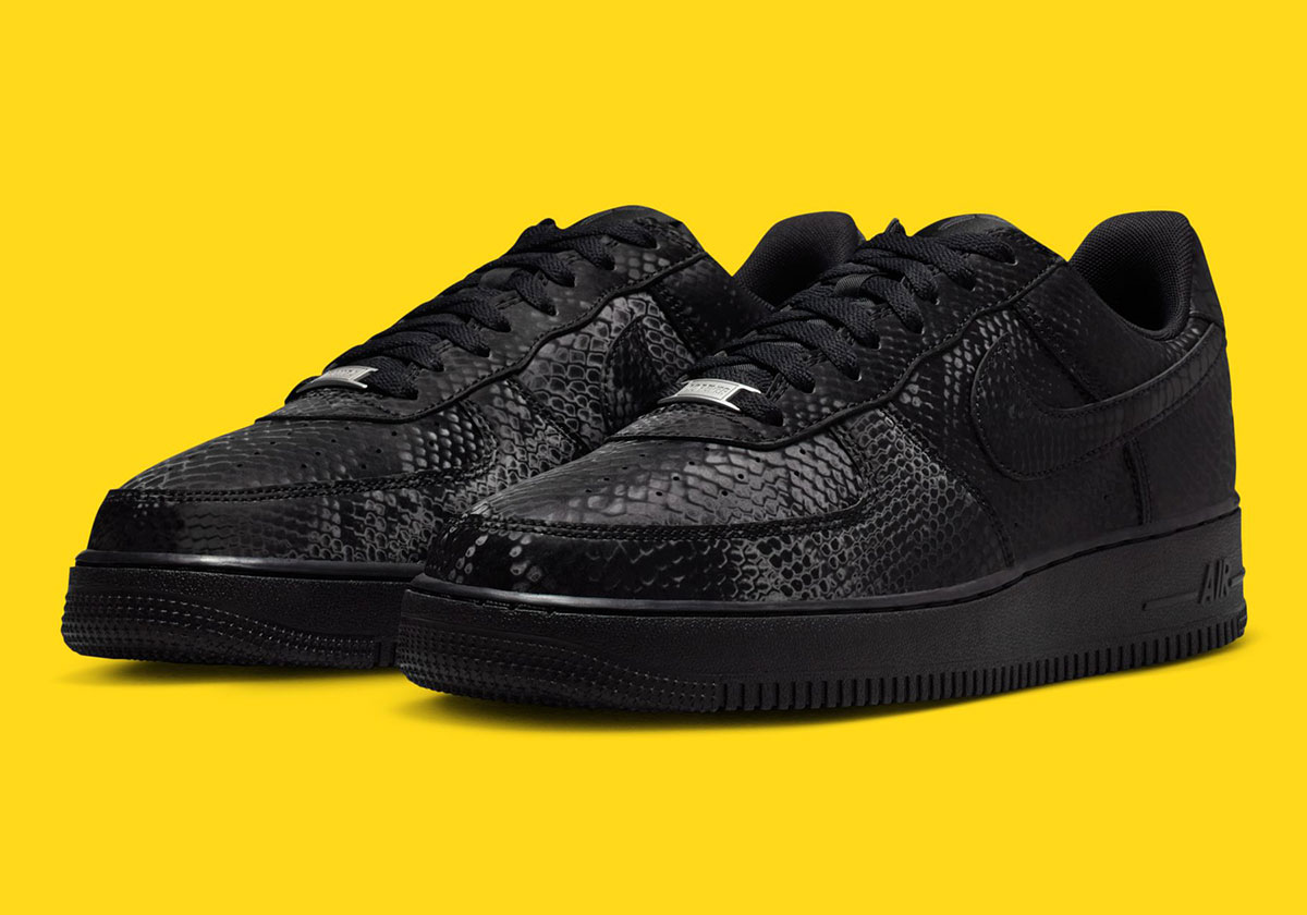 新品未使用 Kobe Bryant × Nike Air Force 1 Low First Look At The Kobe x Nike Air Force 1 Low 