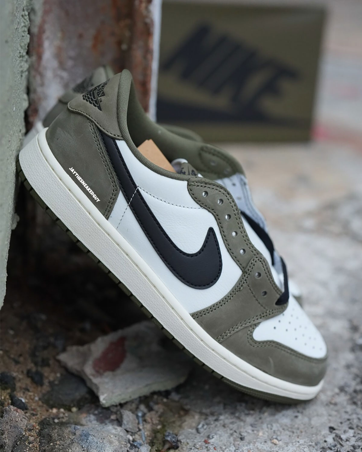 Medium Olive Jordan 1 Low Og 4