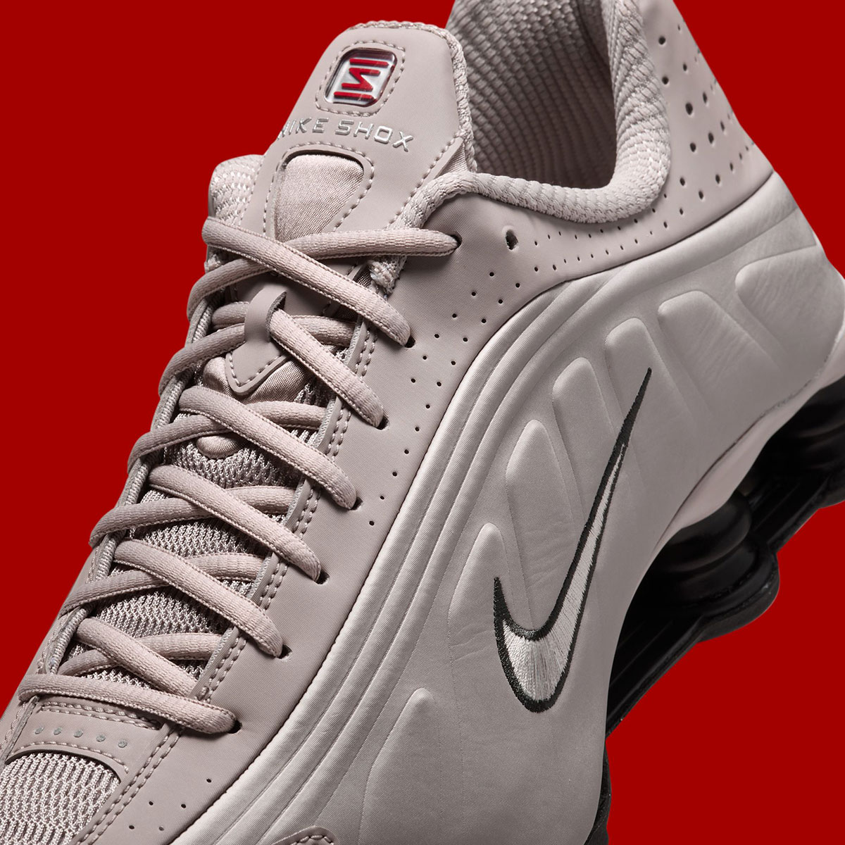 Nike Shox R4 College Grey University Red Metallic Silver Ih0265 009 7