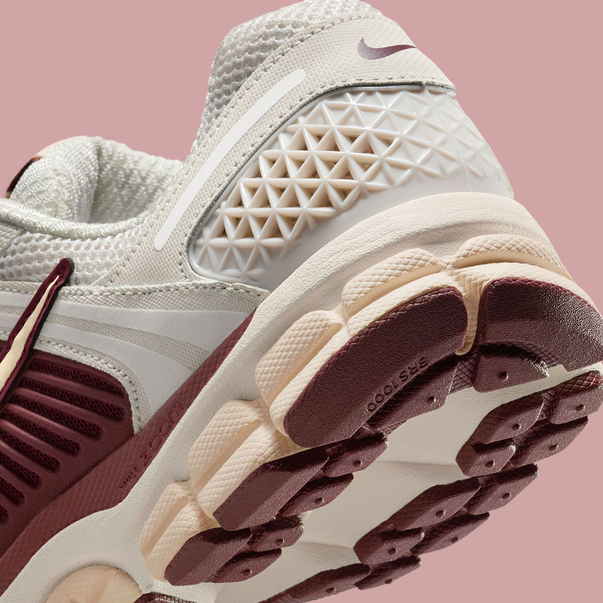 Nike Zoom Vomero 5 Phantom Pearl White Light Orewood Brown Dark Team Red Io7596 021 8