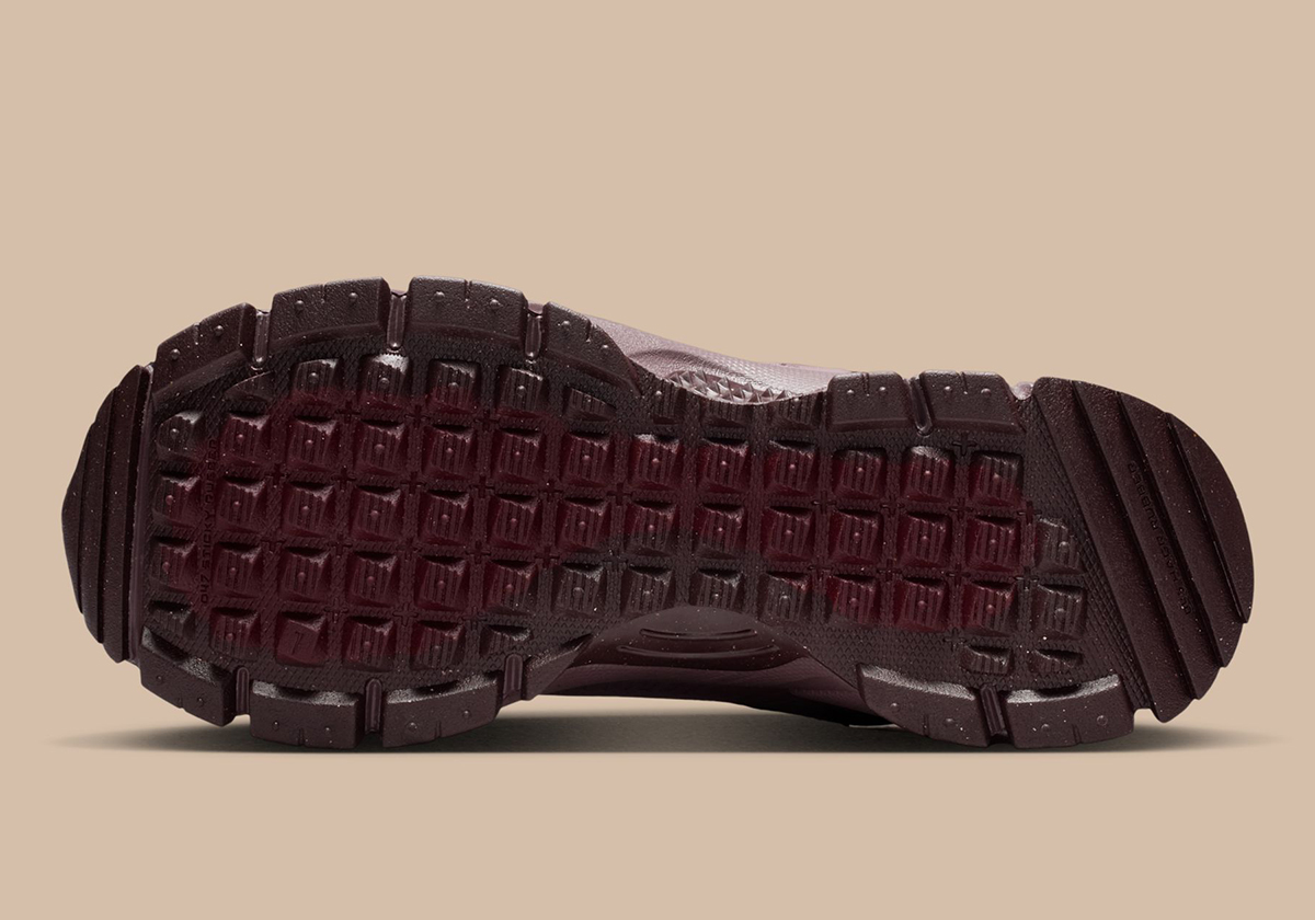 Nike Zoom Vomero 5 Roam Tart Dark Team Red Racer Blue Burgundy Crush Hq2181 500 2