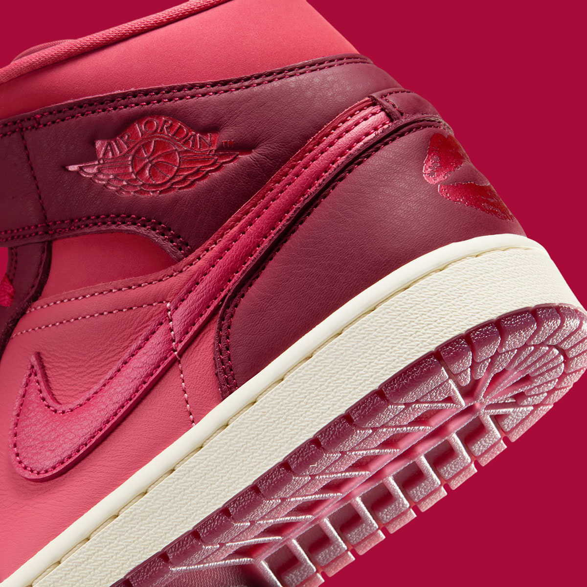 Air Jordan 1 Mid Valentines Day Lips Kiss Ib7018 600 8
