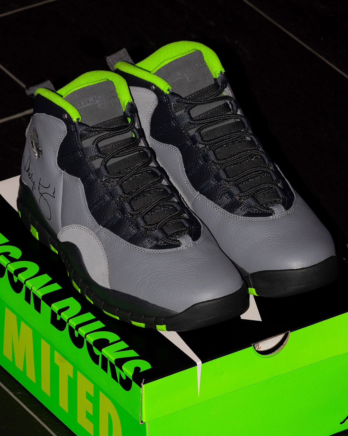 Air Jordan 10 Oregon Phil Knight Pe 4