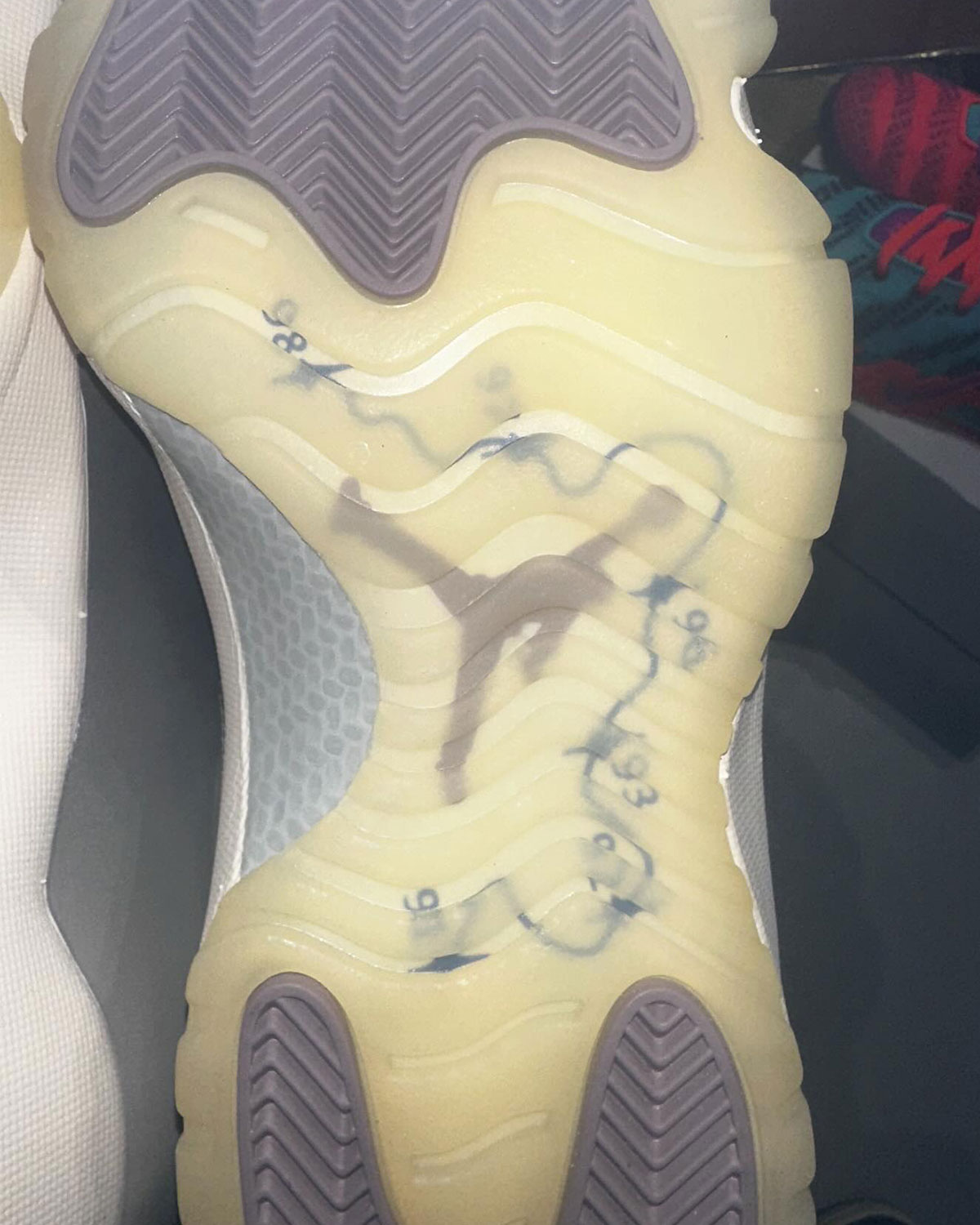 Air Jordan 11 Tokyo Iq3459 072 4