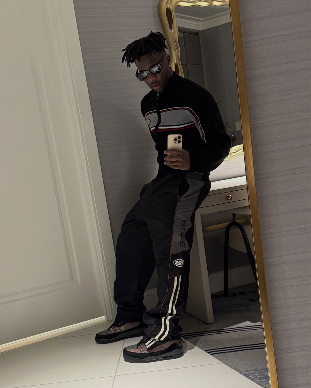 Эйр Джордан 3 Черных граффити Найджела Сильвестра 1