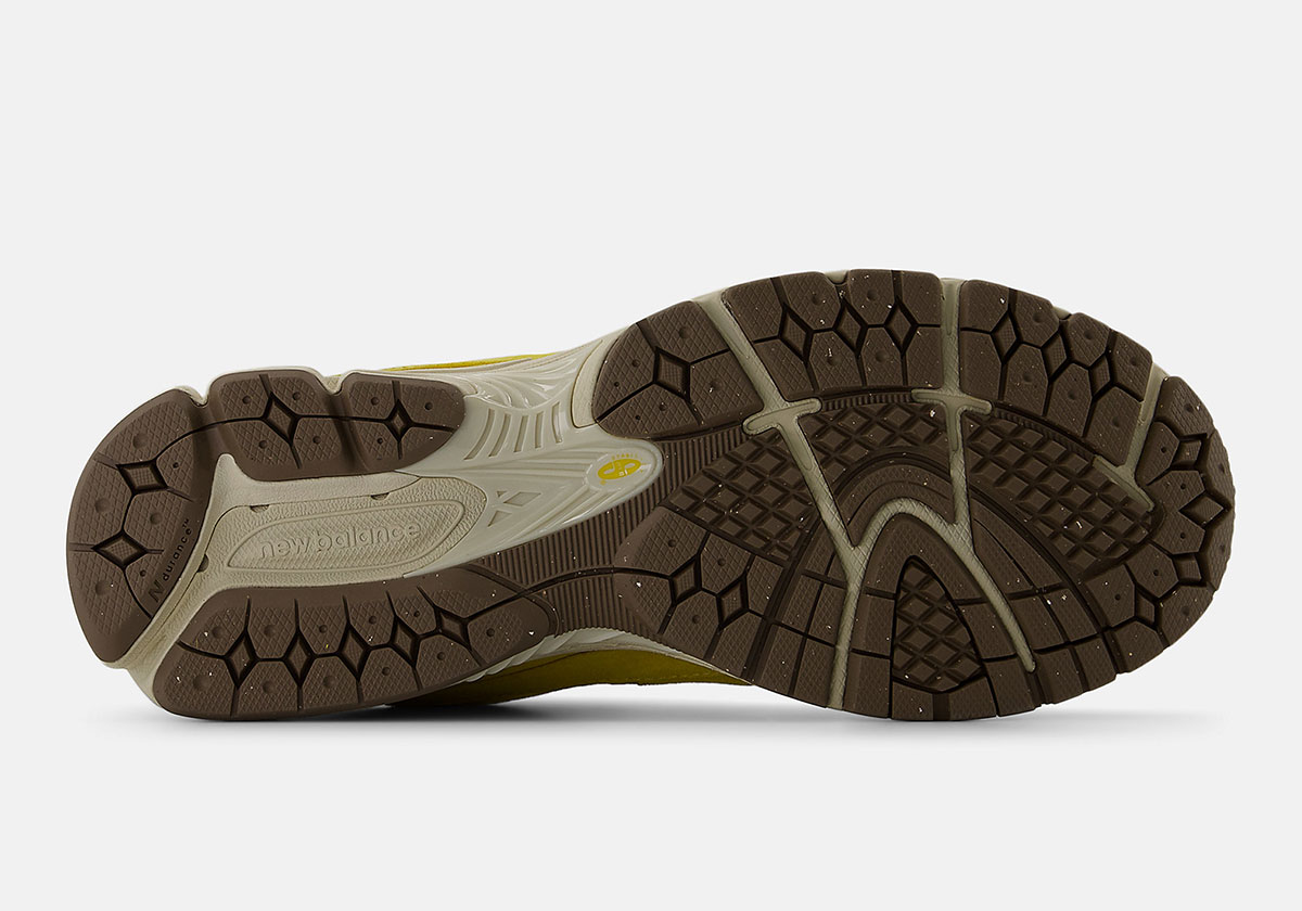 New Balance 2002r Yellow Suede U2002rt 5