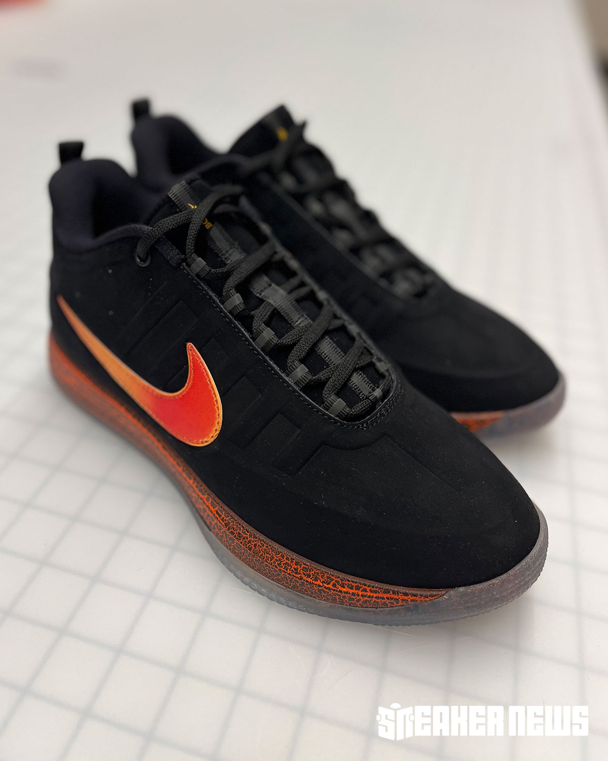 Nike Book 2 Rising 8