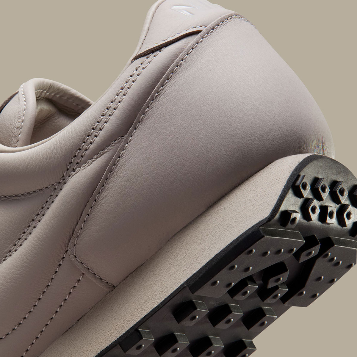 Nike Daybreak Moon Particle Light Bone Io4865 020 1