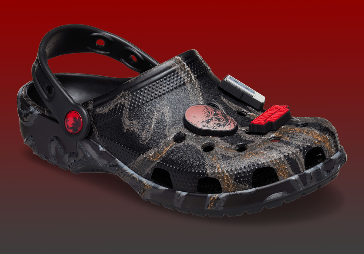 Stranger Things Crocs Classic Clog 212074 90h 3