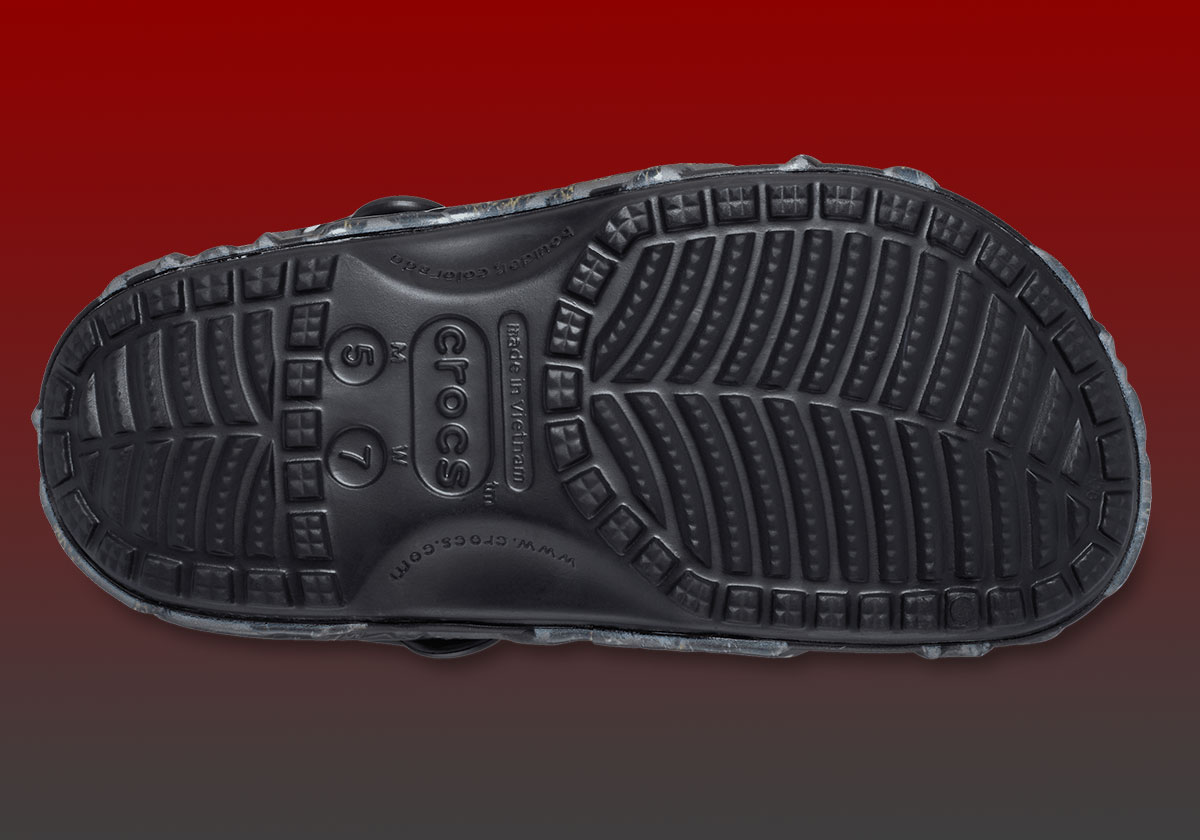 Stranger Things Crocs Classic Clog 212074 90h 5