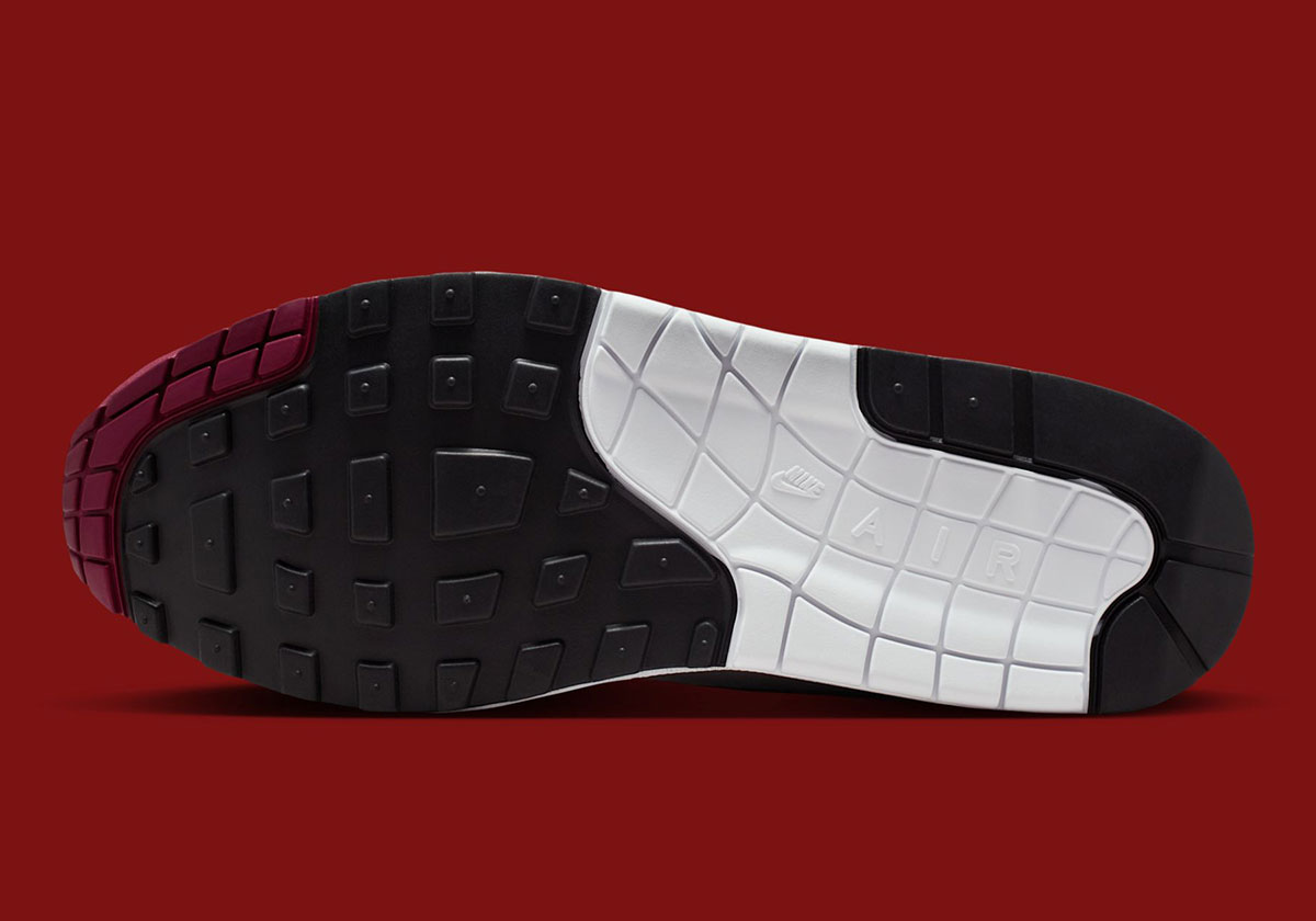 Stranger Things Nike Air Max 1 Im3906 100 3 C866bc