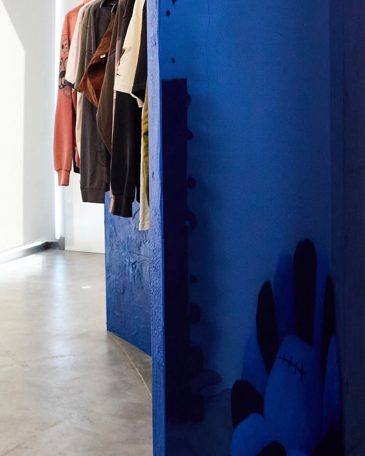 Travis Scott Fragment Jordan 1 Low Og Pop Up 2