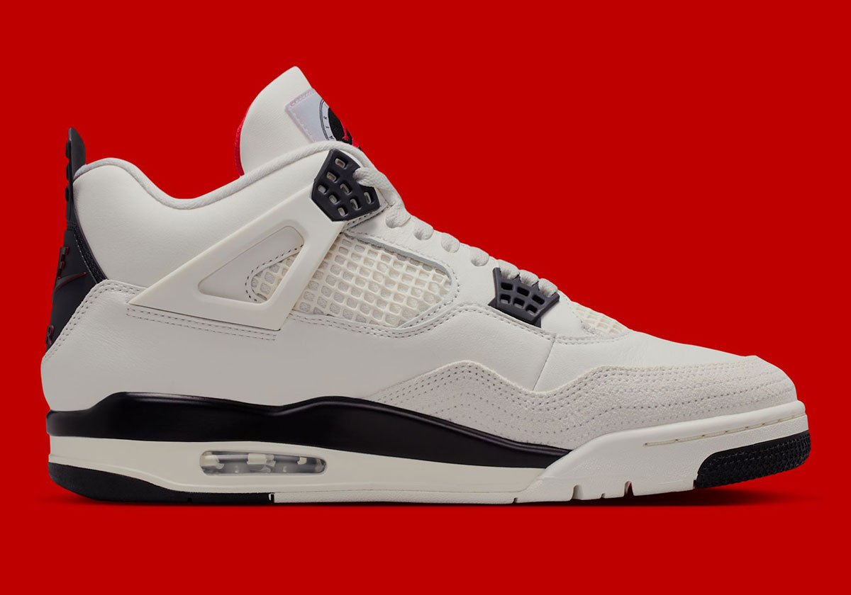 Air Jordan 4 Flight Club 3