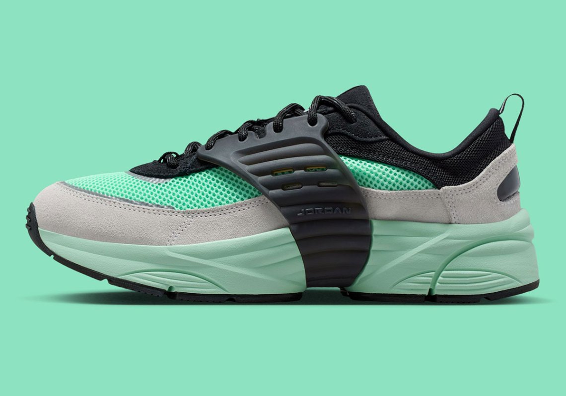 Jordan Trunner O/S Mint Foam/Green Glow | SneakerNews.com display picture 1
