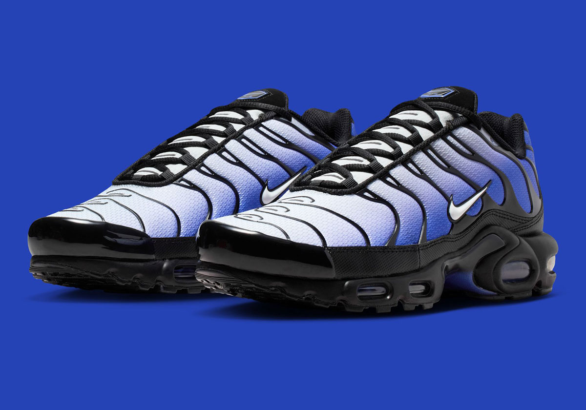 The Nike Air Max Plus Digs Up A "Sapphire" Gradient Look