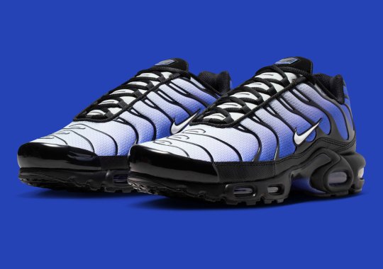 The Nike Air Max Plus Digs Up A "Sapphire" Gradient Look