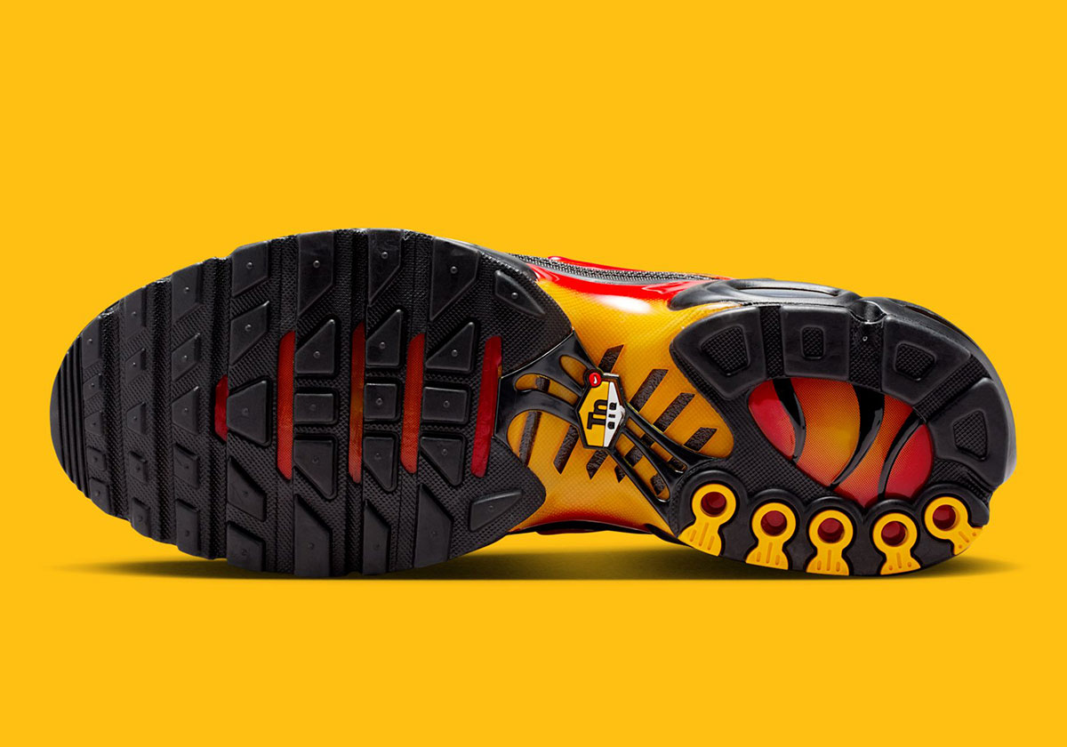 Nike Air Max Plus Black University Gold University Red Dm0032 030 3