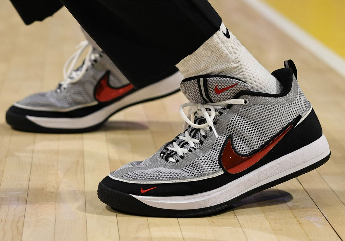 Nike Book 2 Spiridon 7