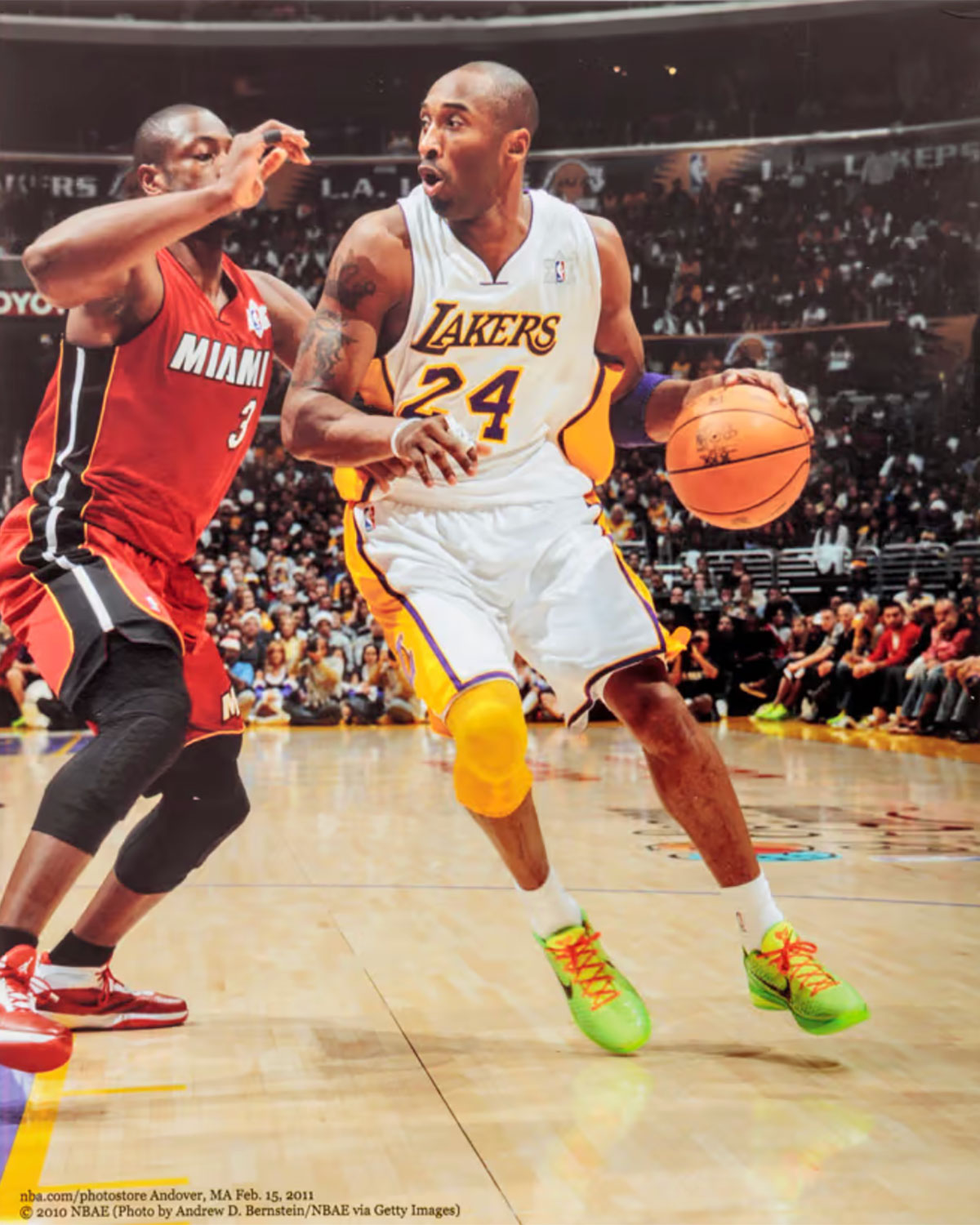 Кроссовки Nike Kobe 6 с изображением Гринча и автографом 10