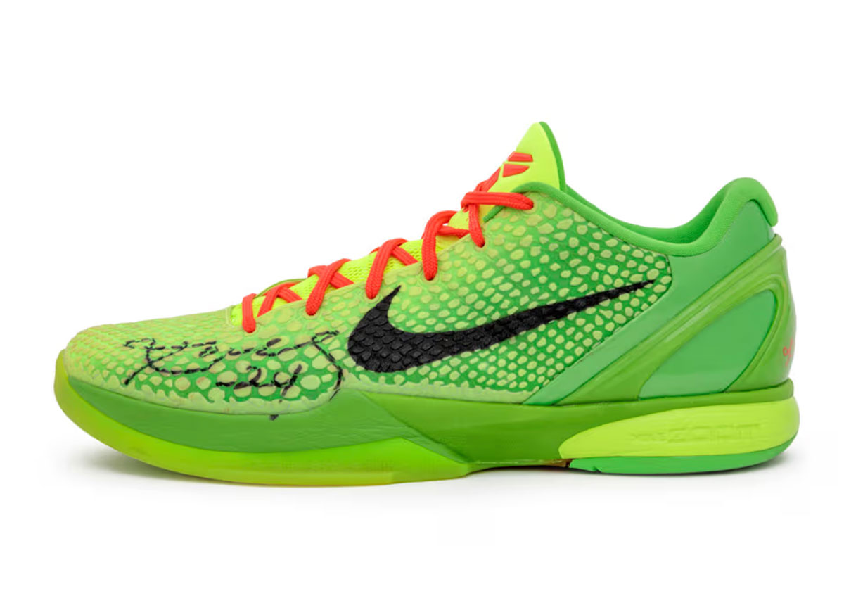 Кроссовки Nike Kobe 6 для игры в Гринча с автографом 3